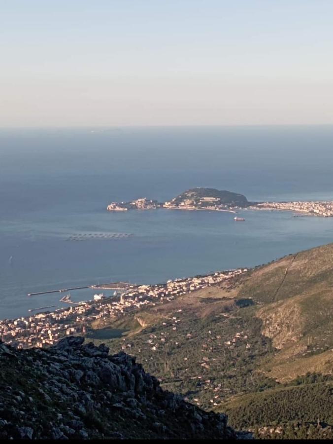 Appartamento Casa Ines Maranola Esterno foto