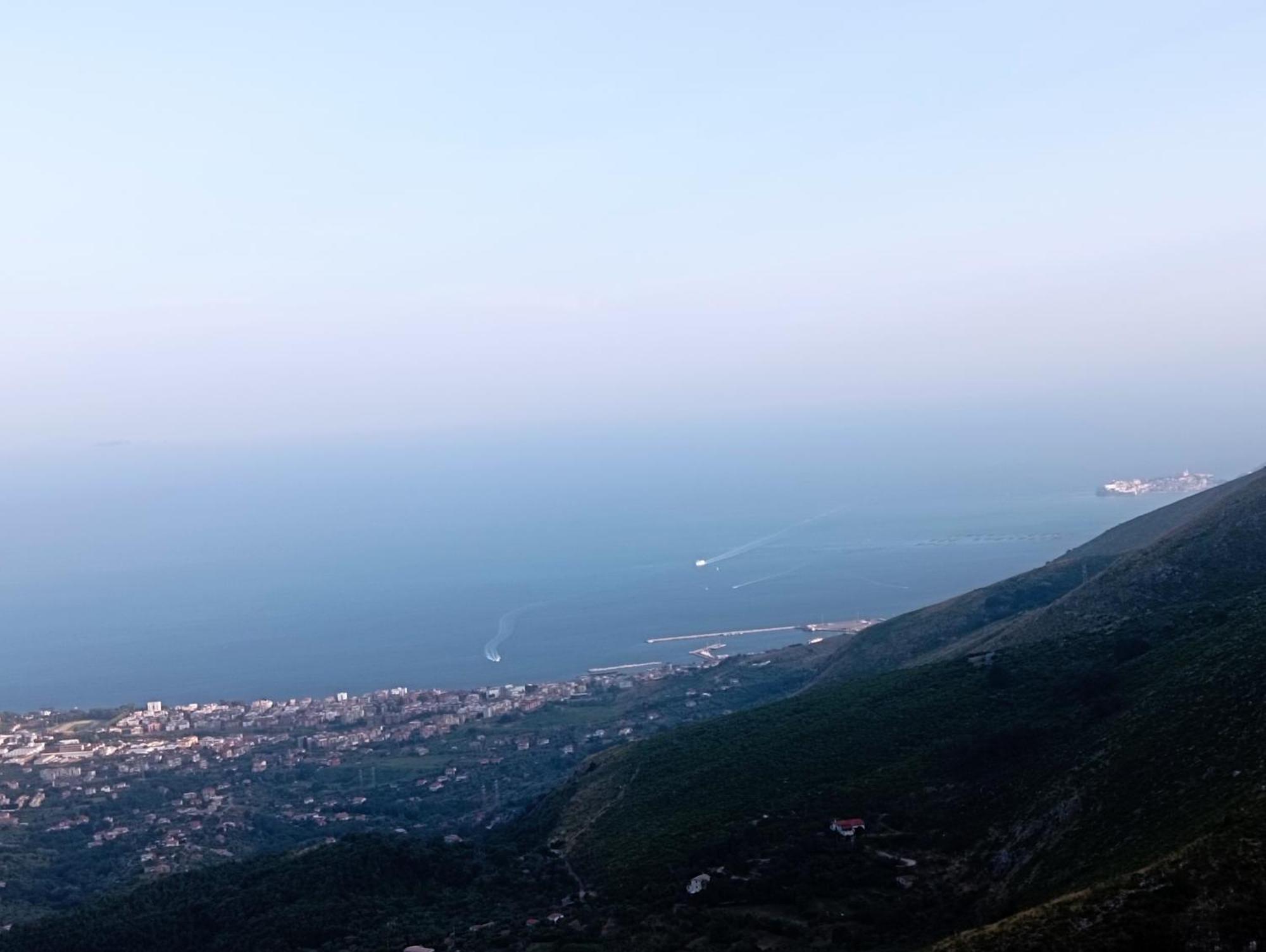 Appartamento Casa Ines Maranola Esterno foto